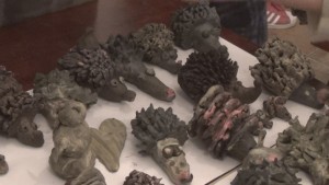 Twórcza zabawa z ceramicznymi jeżami. Warsztaty w Dzierzgońskim Ośrodku Kultury - 22.10.2016