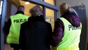 Gdańsk: Wyłudzała pieniądze z kont szkoły. Policjanci zatrzymali księgową podejrzaną o kradzież ponad miliona złotych. W jej mieszkaniu funkcjonariusze zabezpieczyli około 6 kg narkotyków. - 23.01.2017