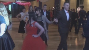 Studniówka uczniów ZSZ w Barlewiczkach. Matura ich nie stresuje, ale będą tęsknili za szkołą – 11.02.2017