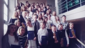 Burmistrz wręczył 62 stypendia naukowe dla najlepszych uczniów malborskich podstawówek i gimnazjów - 22.02.2017