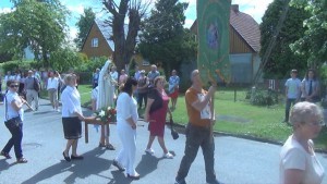 Sztum: Tłumy uczestników procesji Bożego Ciała. Wielowiekowa tradycja i wyznanie wiary – 15.06.2017