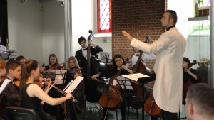 Wyjątkowe spotkanie w Nowym Stawie. Orkiestra z Białorusi wystąpiła w Galerii Żuławskiej.