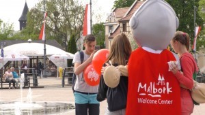 Biało-czerwone popołudnie w Malborku. Święto Flagi narodowej. 