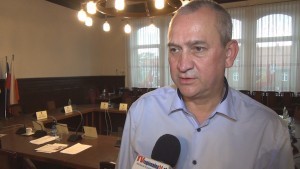 Starosta z niższą pensją, za to ze specjalnym dodatkiem (?). Burzliwa dyskusja podczas XXXII Sesji Rady Powiatu Malborskiego