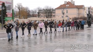 Wspólny polonez na Placu Jagiellończyka. Zobacz pełne nagrania. 