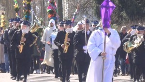 Tradycji stało się zadość – procesja Niedzieli Palmowej w Nowym Stawie.