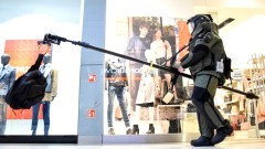 Elbląg. Alarm bombowy w Centrum Handlowym, ewakuowano budynek – ćwiczenia służb mundurowych.