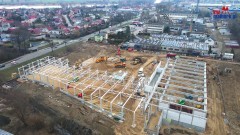 Powstaje park handlowy przy al. Wojska Polskiego w Malborku. Zobacz nagranie z drona.