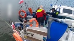 Powiat nowodworski. Płynął do Kopenhagi, znalazł się przy granicy z Rosją. Sternik miał prawie 2 promile alkoholu. 