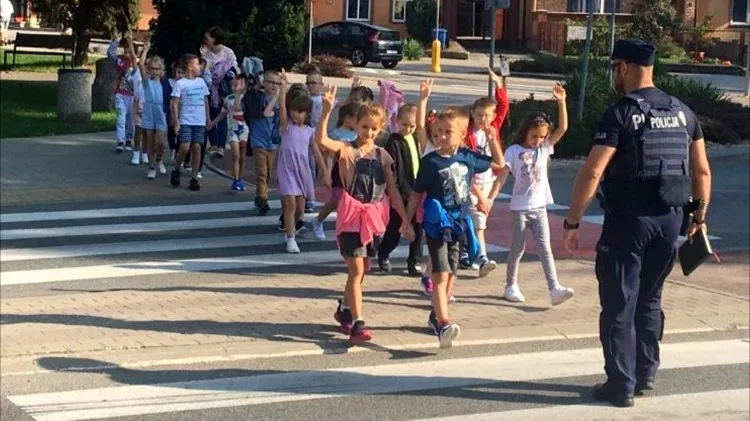 Sztum. Bezpieczna droga do i ze szkoły – spotkanie policjantów z uczniami.