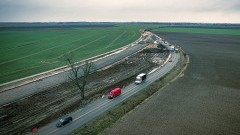 Intensywne prace przy rozbudowie DK22. Spółki z Grupy NDI przebudowują ponad 10-kilometrowy odcinek od Królewa Malborskiego do granicy województw pomorskiego i warmińsko-mazurskiego. Zobacz wideo i zdjęcia grudzień 2023. 