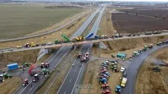 Całodobowa blokada S7 na wysokości wiaduktu w Kmiecinie!