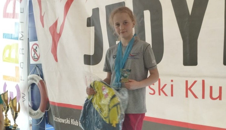 MAL WOPR. Dwa złote medale Michaliny Kumkowskiej podczas Elbląskiej Wiosny Pływackiej.