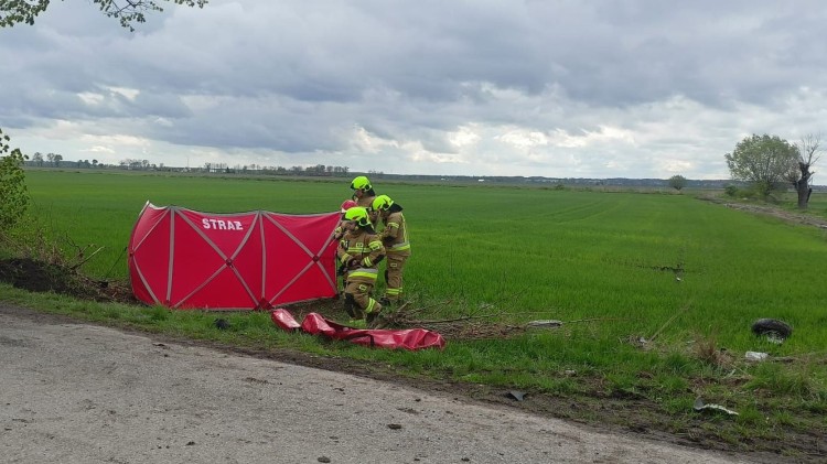 Śmiertelny wypadek w gminie Lichnowy - nie żyje kierujący motorowerem…
