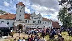 Powiat sztumski. Muzyka Chopina popłynęła w Stążkach.