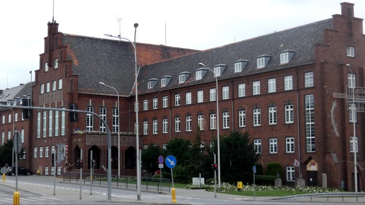 BURMISTRZ MALBORKA CHCE WZIĄĆ KREDYT, ALE NIE CHCE GO SPŁACAĆ