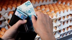 Ceny jaj przed świętami pójdą w górę. W sklepach będzie o 10-15% drożej niż rok temu [ANALIZA]