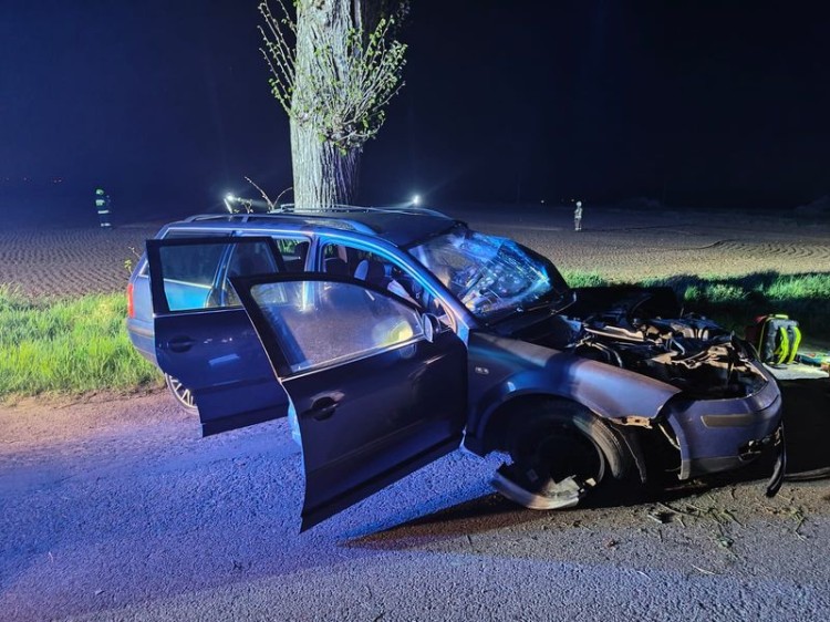 Policjanci pracowali na miejscu wypadku w gminie Lichnowy. Lądował LPR.