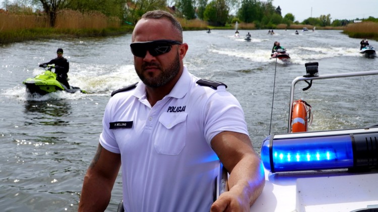 Wzmożone kontrole na wodach Pętli Żuławskiej - policjanci sprawdzali…