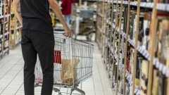 Młodzi Polacy w szponach alkoholu. Ponad 80 proc. ma z nim jakiś kontakt