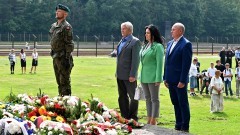 Uroczystości upamiętniające 86. rocznicę pierwszego transportu więźniów do obozu Stutthof.