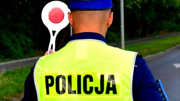 Kierowała samochodem bez prawa jazdy – zatrzymali ją policjanci w Czerninie.