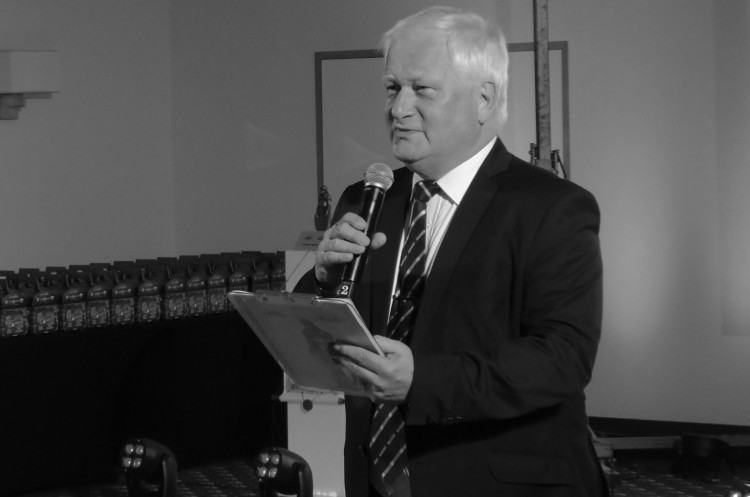 To dla nas ogromna strata. Odszedł Piotr Piesik – głos Malborka -…