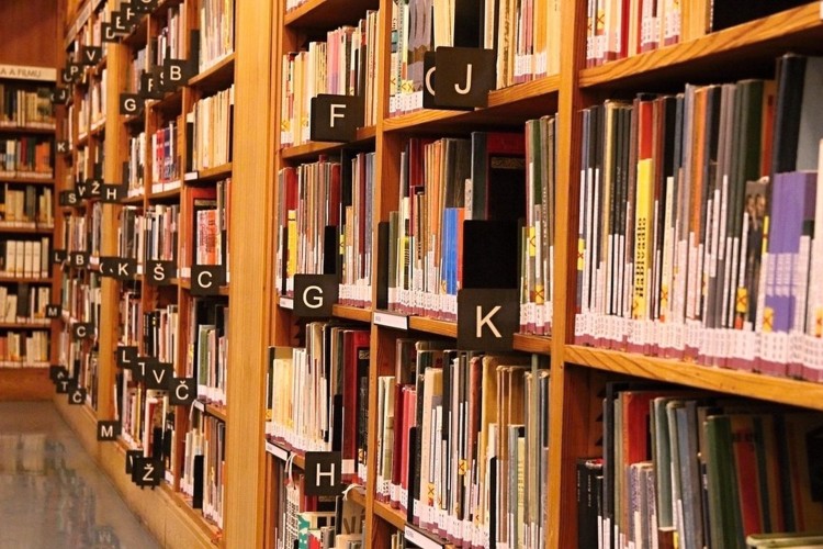 Cykl spotkań autorskich w bibliotece Zespołu Szkół Technicznych w Malborku.