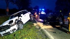 Poważny wypadek na DK55 przed Dębiną – droga całkowicie zablokowana, są poszkodowani.