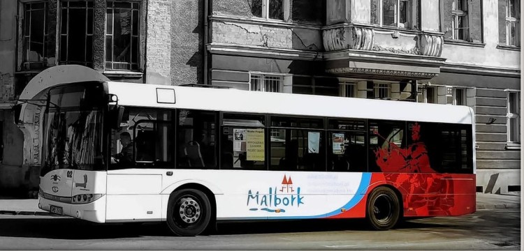 Dodatkowy autobus na trasie do Muzeum Zamkowego podczas Świątecznego Weekendu.