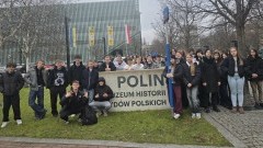 Wyjście z klasą - uczniowie Technikum nr 3 poznawali kulturę i historię w Warszawie.