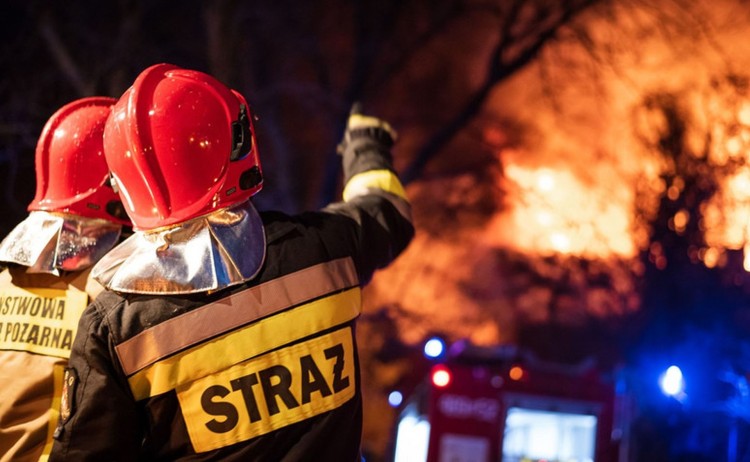 Pożary, uszkodzony hydrant i plama oleju na jezdni – tygodniowy raport malborskich służb mundurowych.