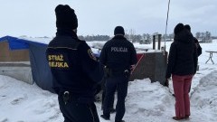 Wspólne działania malborskich służb na rzecz osób w kryzysie bezdomności podczas mrozów.