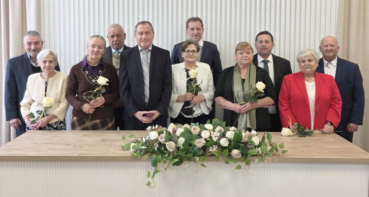 Złote Gody w Starym Polu – pięć par małżeńskich odznaczonych przez Prezydenta RP.