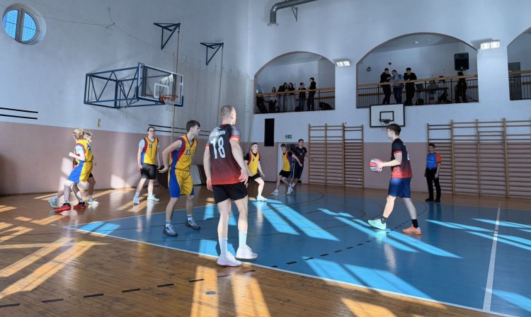 Mistrzostwa Powiatu Malborskiego w koszykówce - triumf drużyn z I LO i II LO.