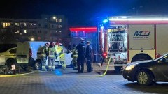 Samozapłon Opla Combo na parkingu Intermarche w Malborku
