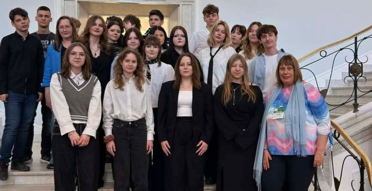 W sercu polskiej demokracji – uczniowie II LO w Malborku odwiedzili Sejm i MEN.