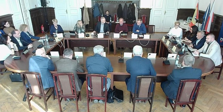 Powiat Malborski przejmuje Słoneczne Piaski - ważne decyzje radnych na nadzwyczajnej sesji.