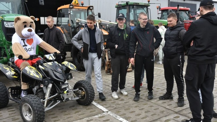 Dzień Otwarty w Barlewiczkach – ósmoklasiści poznali ofertę na nowy rok szkolny.
