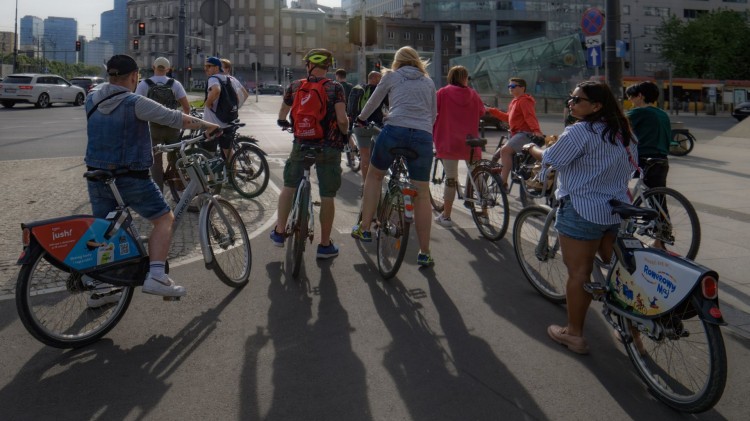 Sezon rowerowy ruszył. Policja przypomina o bezpieczeństwie na drogach…