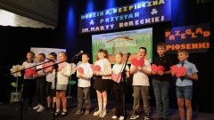 Rodzina, Bezpieczna Przystań - Przegląd Piosenki w Nowym Stawie.