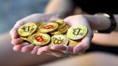 60-latek stracił 165 tys. zł w oszustwie inwestycyjnym. Uwierzył w fałszywe kryptowaluty