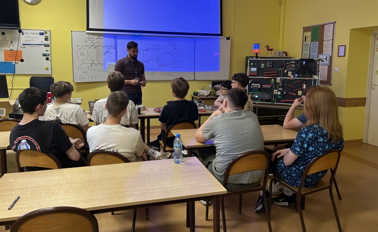 Nowe kursy specjalistyczne dla uczniów Technikum nr 3 w Malborku. Stawiają na technologie i elektronikę