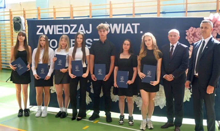 Zakończenie roku szkolnego w powiecie nowodworskim. Uroczyste apele i gratulacje dla uczniów