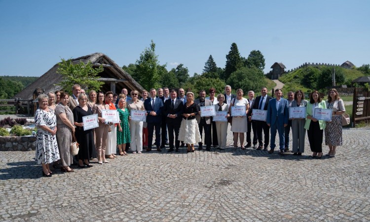 Ponad 4 mln zł na modernizację dróg rolnych na Pomorzu. Wśród beneficjentów…