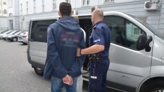 Z kanapy do aresztu. 35-latek nie zdążył wynieść łupu wartego ponad 7 tys. zł, bo...zasnął!