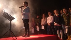 Nocne czuwanie w intencji Ojczyzny. Dzieci ze Szkoły Podstawowej w Dzierzgoniu wystąpiły z okazji setnej rocznicy odzyskania przez Polskę niepodległości
