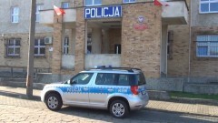 Cofał i uderzył w inne auto. Malborska policja szuka świadków