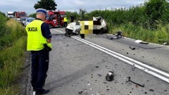 DW519. Po zderzeniu osobówki z ciężarówką śmierć poniósł jeden z kierowców.