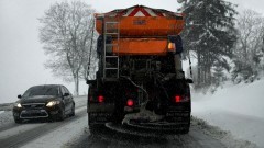 Sztum. Trudne warunki na drogach - policjanci apelują o ostrożność.